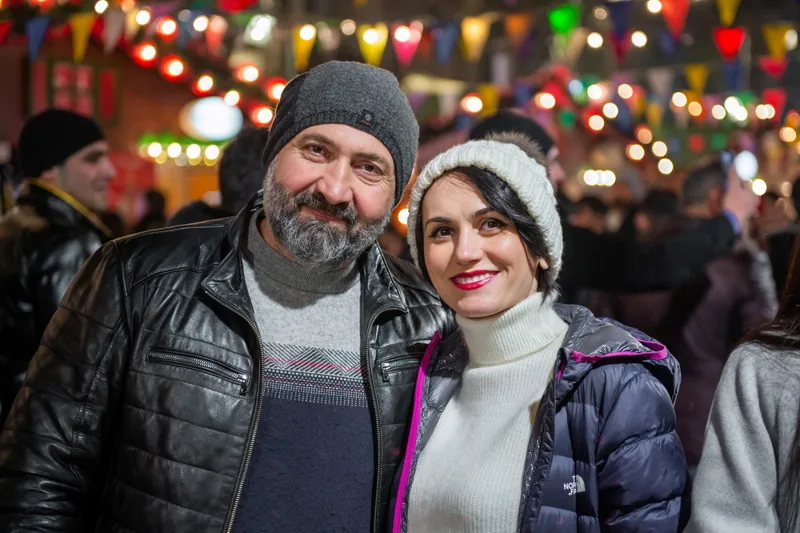 Photos of a couple on vacation in Baku
